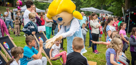 Dzieciaki świętowały razem z Julką