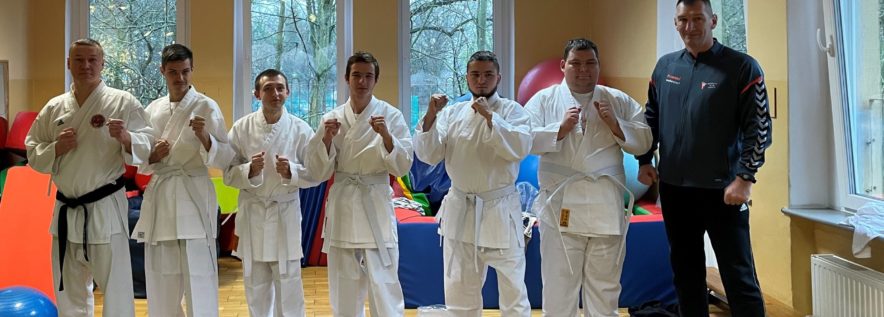 Nowi adepci karate w Zespole Szkół Specjalnych w Kowanówku