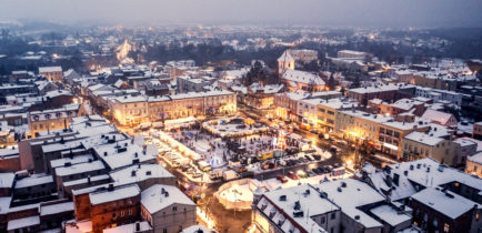 Śnieżny i magiczny Wielki Jarmark Świąteczny zachwycił oborniczan