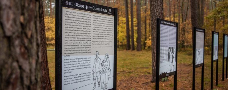 30 października – Społeczność Zespołu Szkolno-Przedszkolnego w Rożnowie pamięci pomordowanym w Lasach Rożnowskich