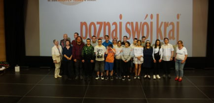 Sukces Uczniów Zespołu Szkół w Kowanówku – II miejsce klasy 2PB w Ogólnopolskim Konkursie Fotograficznym