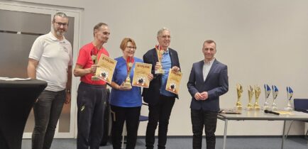 🎳 Bowlingowe zmagania Uniwersytetów Trzeciego Wieku o Puchar Burmistrza Obornik 🏆